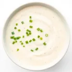 Sauce à la crème et aux ciboulettes