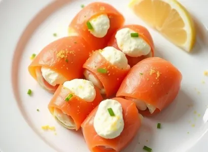 Roulés de saumon fumé au fromage frais et ciboulette