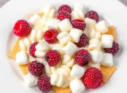 Dessert aux boysenberries et au cracker