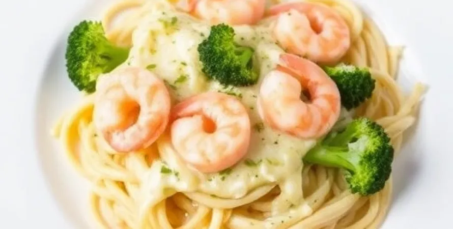 Pâtes Alfredo au broccoli et crevettes