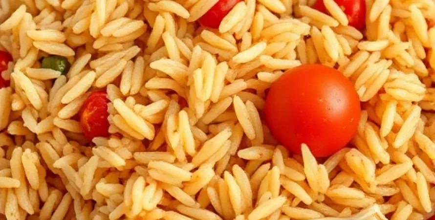 Riz brun à la tomate et à l'ail