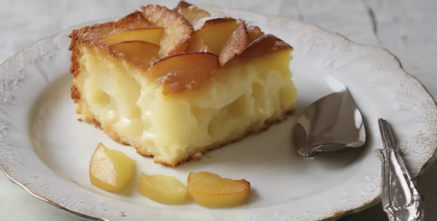 Gâteau à la crème fraîche et aux pommes