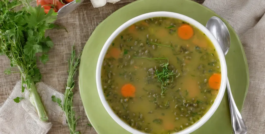 Soupe de lentilles et dinde aux herbes
