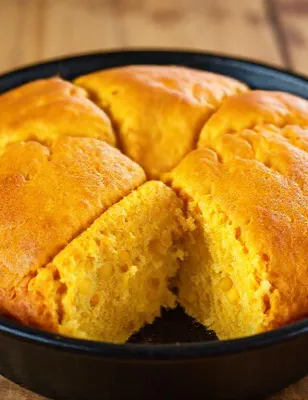 Pain de maïs moelleux à la crème fraîche