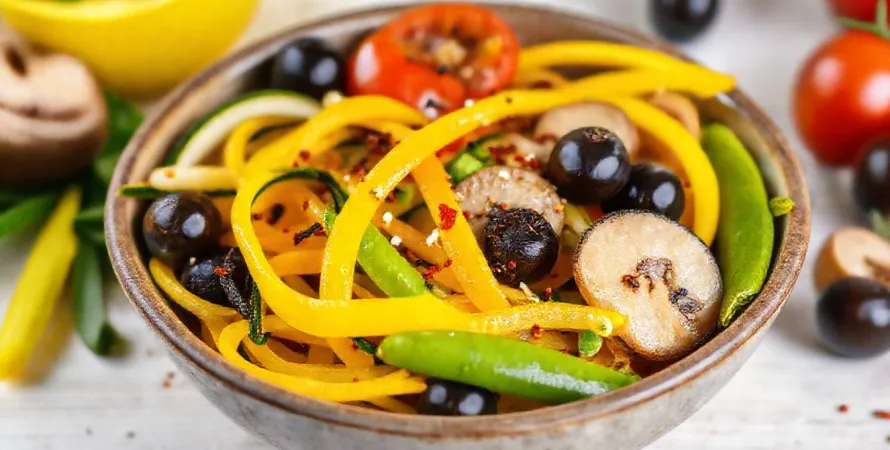Légumes croquants marinés à l'ail et au vinaigre doux